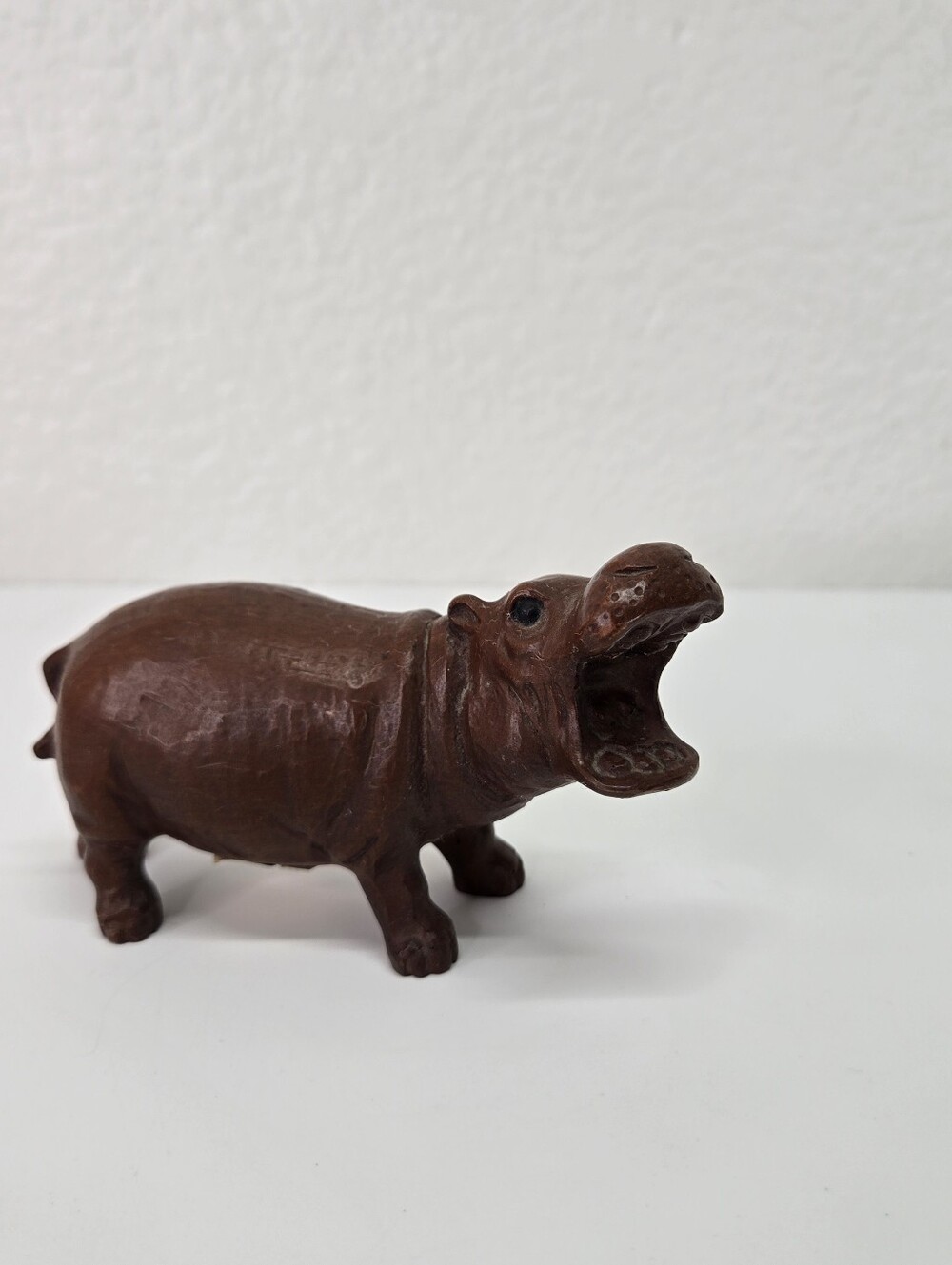 Vintage Red Mill Mfg Carved Pecan Shell Resin Hippopotamus Hippo Figurine USA